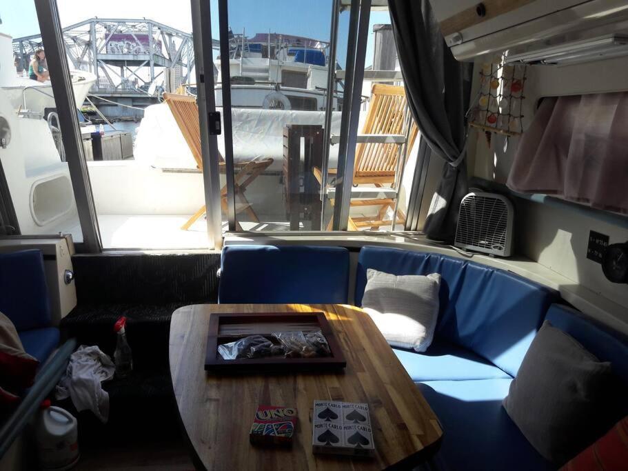 Yacht Stay Providence Marina Exteriör bild